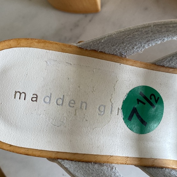 NEW MADDEN GIRL White Straps Platform Slip-On Sandals Clogs Size 7.5 - Picture 6 of 17